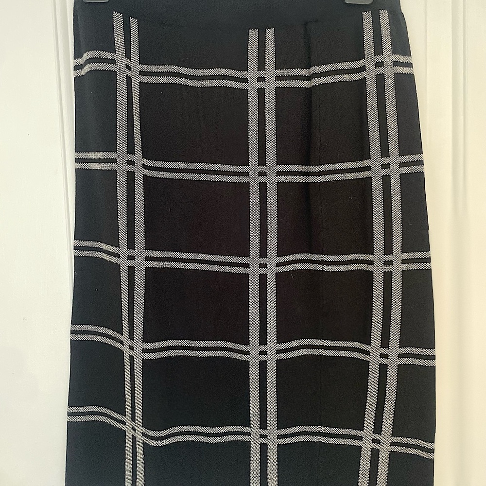 Black and white sweater skirt